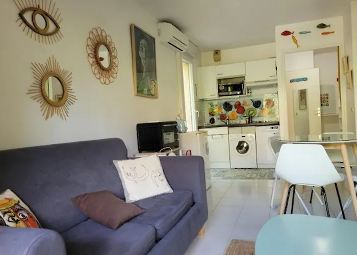 30 M With Terrace And Pool